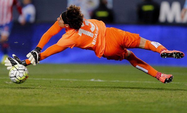 Atlético de Madrid gana y se adueña de la cima - guillermo-ochoa
