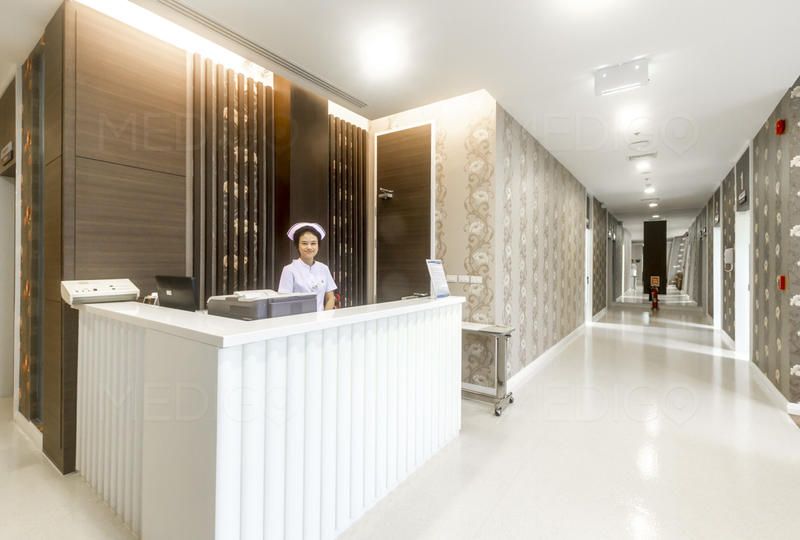 Copiloto sufre infarto en cabina de avión antes de vuelo - hospital-medigo