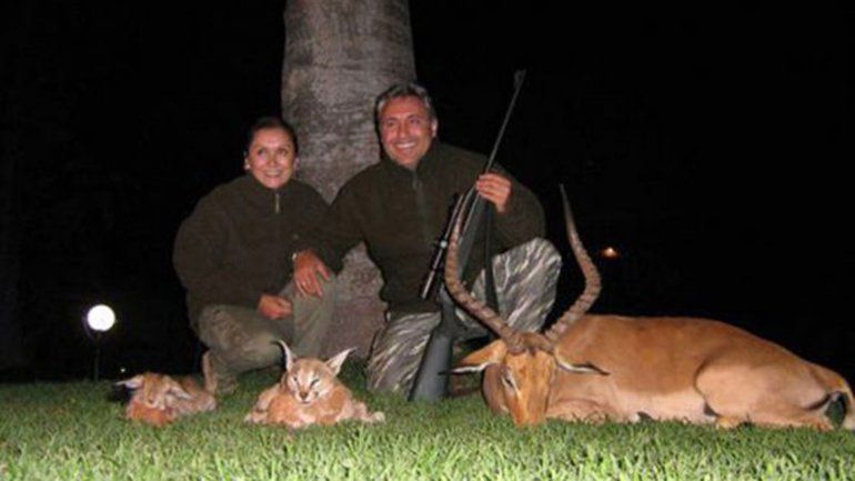 Critican a Hristo Stoichkov por fotos con animales muertos - hristo-stoichkov-linces-antilope