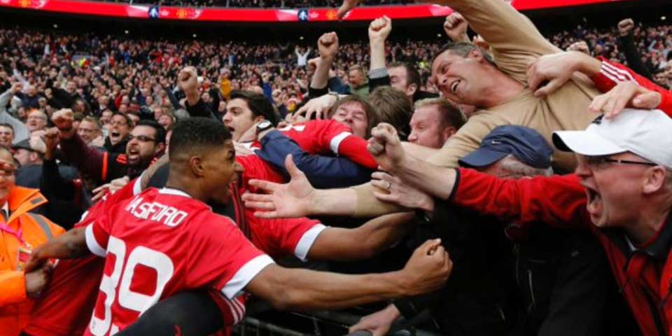 Manchester United a la final de la FA Cup con gol de último minuto