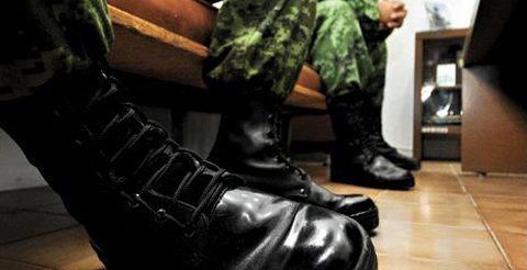 Secuestran a dos militares en mercado de Acapulco