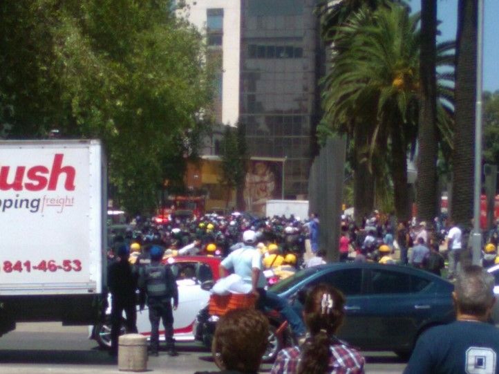 Motociclistas protestan contra el Hoy No Circula - motos-cdmx-manifestacion-Internet
