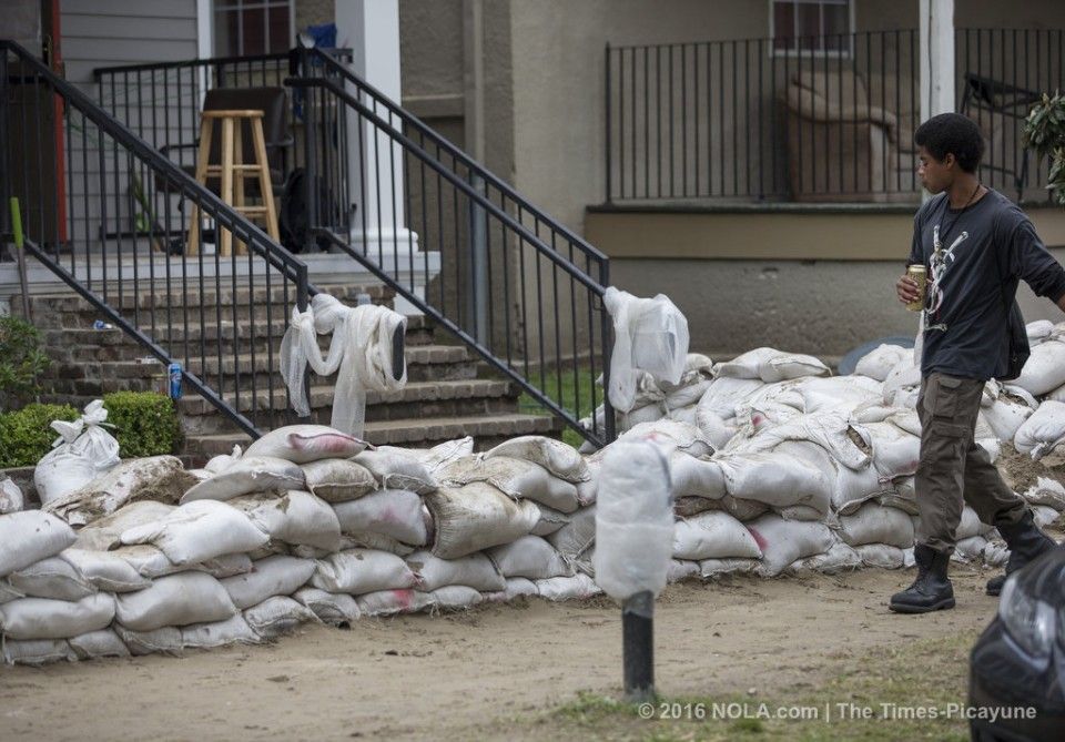 Contruyen muro de Trump en universidad de EE.UU. - muro-Trump-Tulane-NOLA