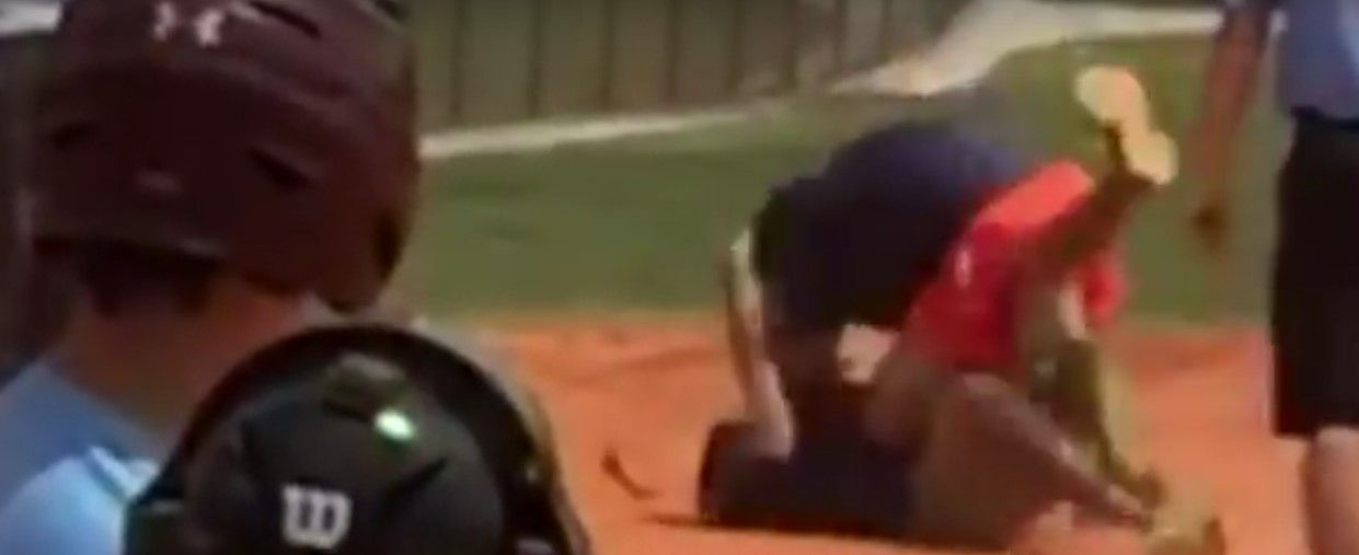 Video: pelea entre mánagers en el beisbol infantil