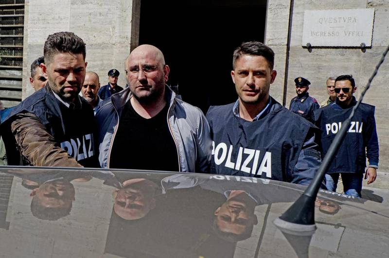 Mafioso cae por su afición al fútbol y a la pizza - pizza-quotidiano-