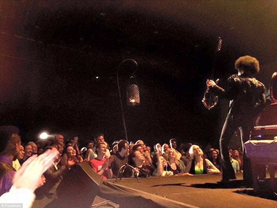 Prince habría rechazado hospitalización seis días antes de morir - prince-concierto-minnesota