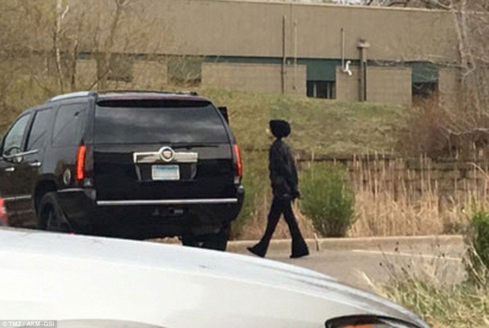 Prince habría rechazado hospitalización seis días antes de morir - prince-farmacia