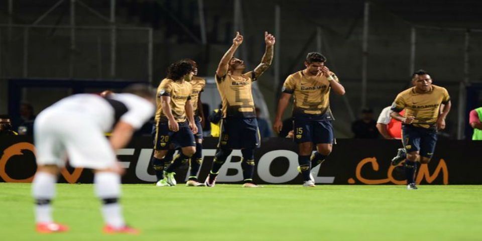 Pumas golea y gana su grupo en la Libertadores