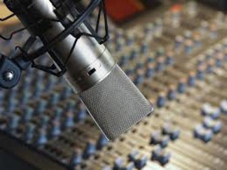 Café Político: clausurar radiodifusoras piratas no es violar derechos humanos Café Político: clausurar radiodifusoras piratas no es violar derechos humanos