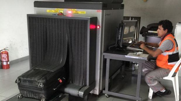 Capturan a hombre con más de 2 kilos de cocaína en AICM - rayos-x-el-comercio-