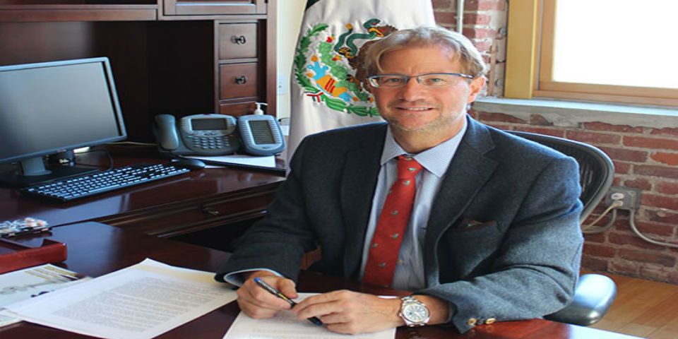 San Francisco Chronicle reconoce a cónsul Andrés Roemer