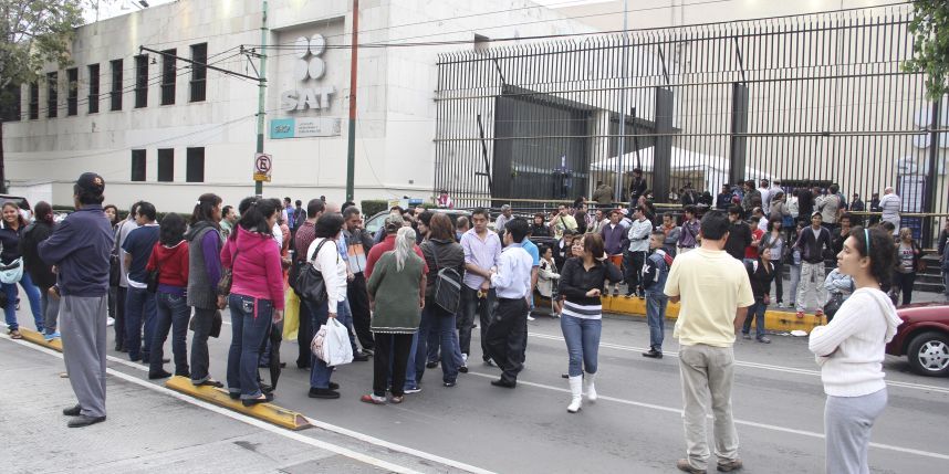 Contribuyentes no pueden realizar declaración anual por falta de citas - sat-publímetro