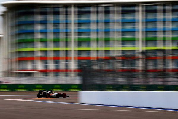 Rosberg logra la pole del GP de Rusia - sergio-perez