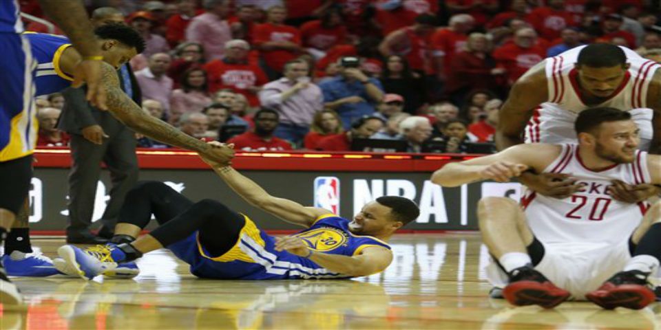 Stephen Curry causa baja por al menos 2 semanas