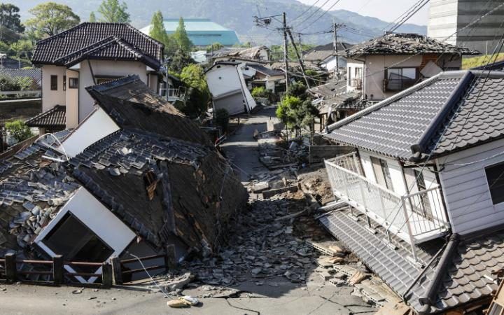 Suman al menos 31 muertos por terremoto en Japón - terremoto-japon-2