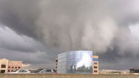 Video: tornado en Omaha, Nebraska