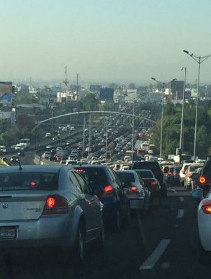 El primer día del nuevo Hoy No Circula - trafico-pesado-Periférico-BCWolLf_