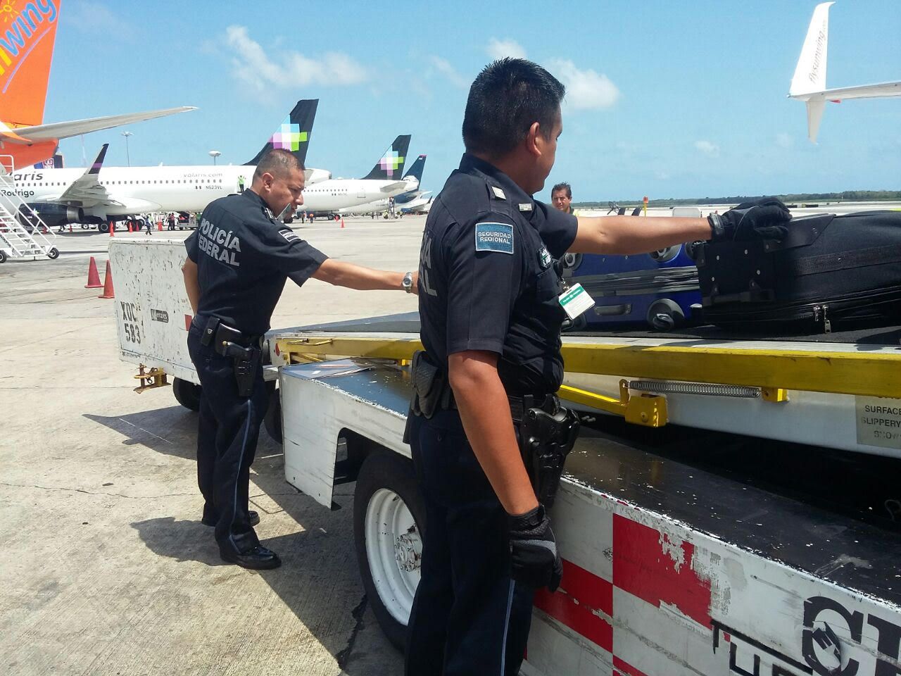Hallan 15 kilos de cocaína dentro de un avión en Cancún - unnamed-10