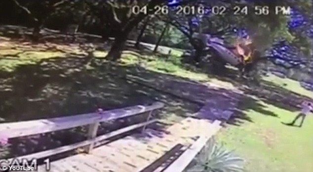 Video: piloto sale con heridas menores tras desplome e incendio de aeronave