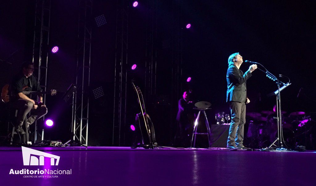 Hernaldo Zúñiga conquistó a su público en el Auditorio Nacional