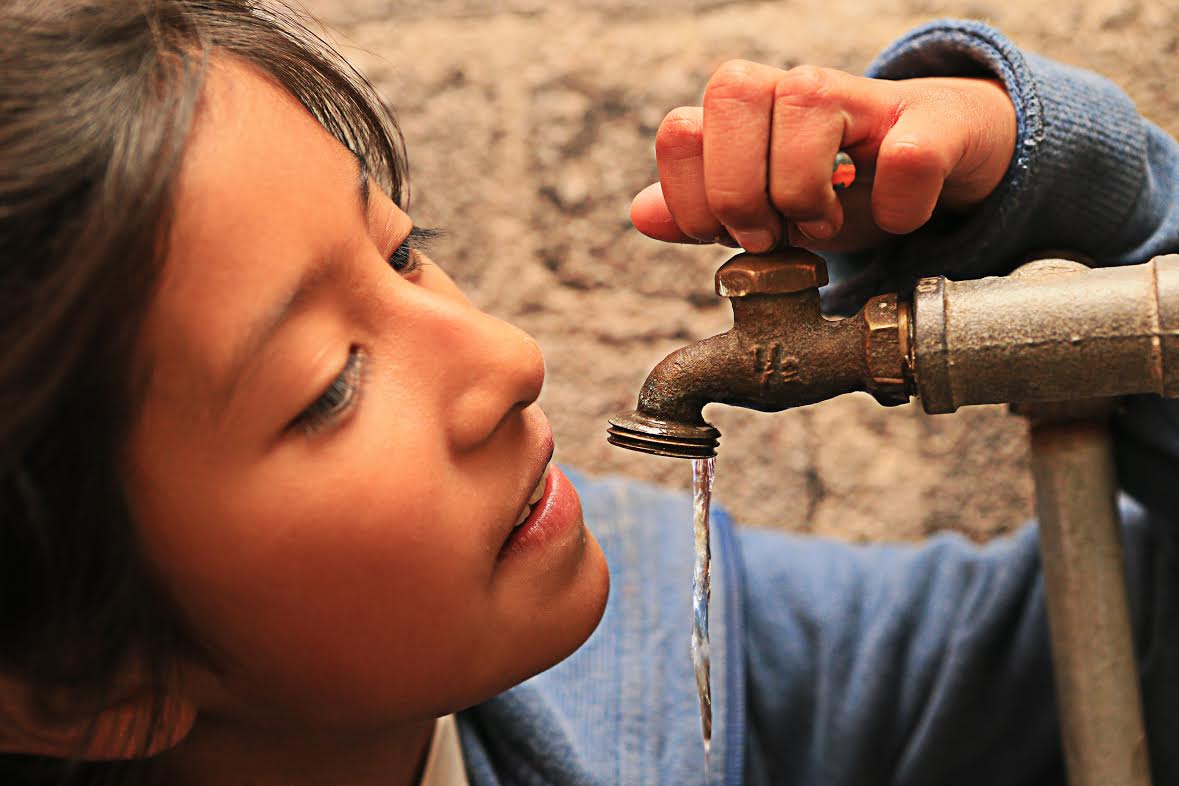 El gobierno capitalino condona pago de agua a colonias de Iztapalapa