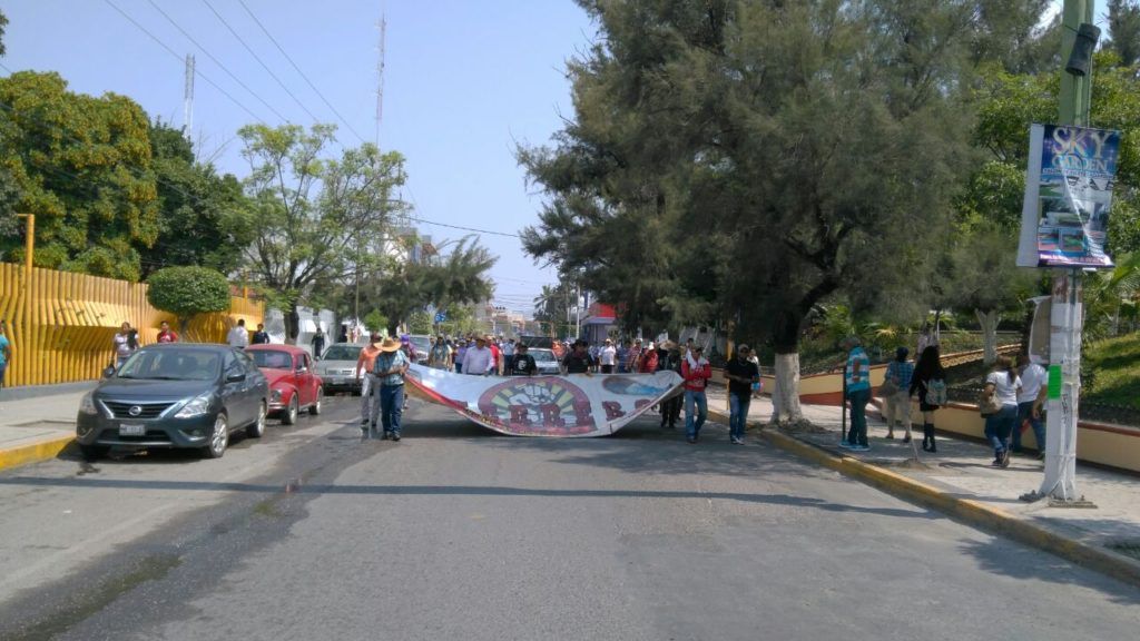 Maestros vuelven a bloquear la Autopista del Sol - 765a993b-4555-4d52-908e-9956e3c65718-1024x576