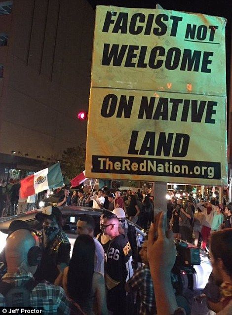 Protestan violentamente contra Trump en Nuevo México - Albuquerque-Trump-JeffProctor