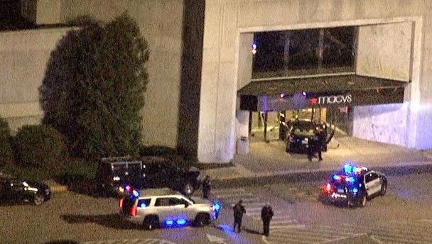 Hombre ataca a 7 personas en Massachusetts. Hay al menos dos muertos