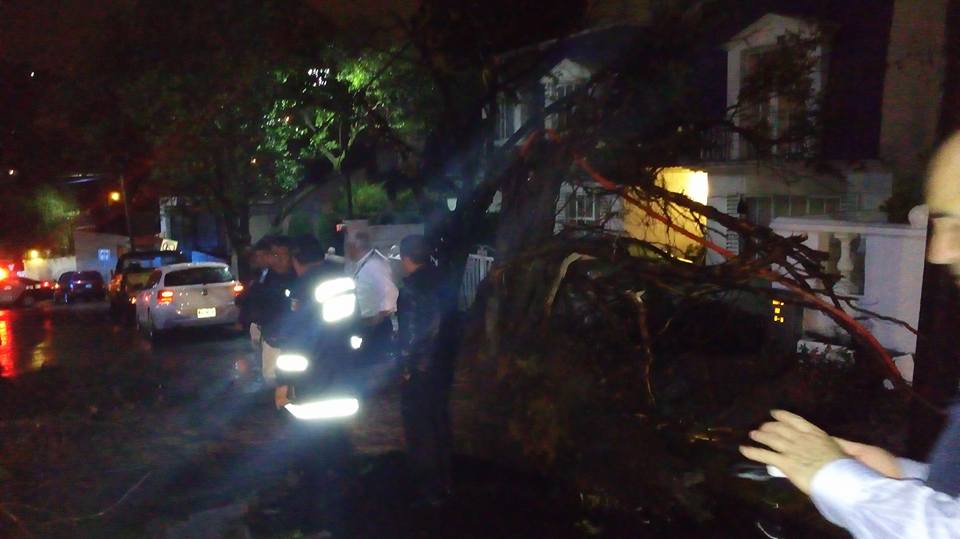 Tormenta eléctrica provoca daños en Atizapán - Atizapán-Bomberos-tWitter