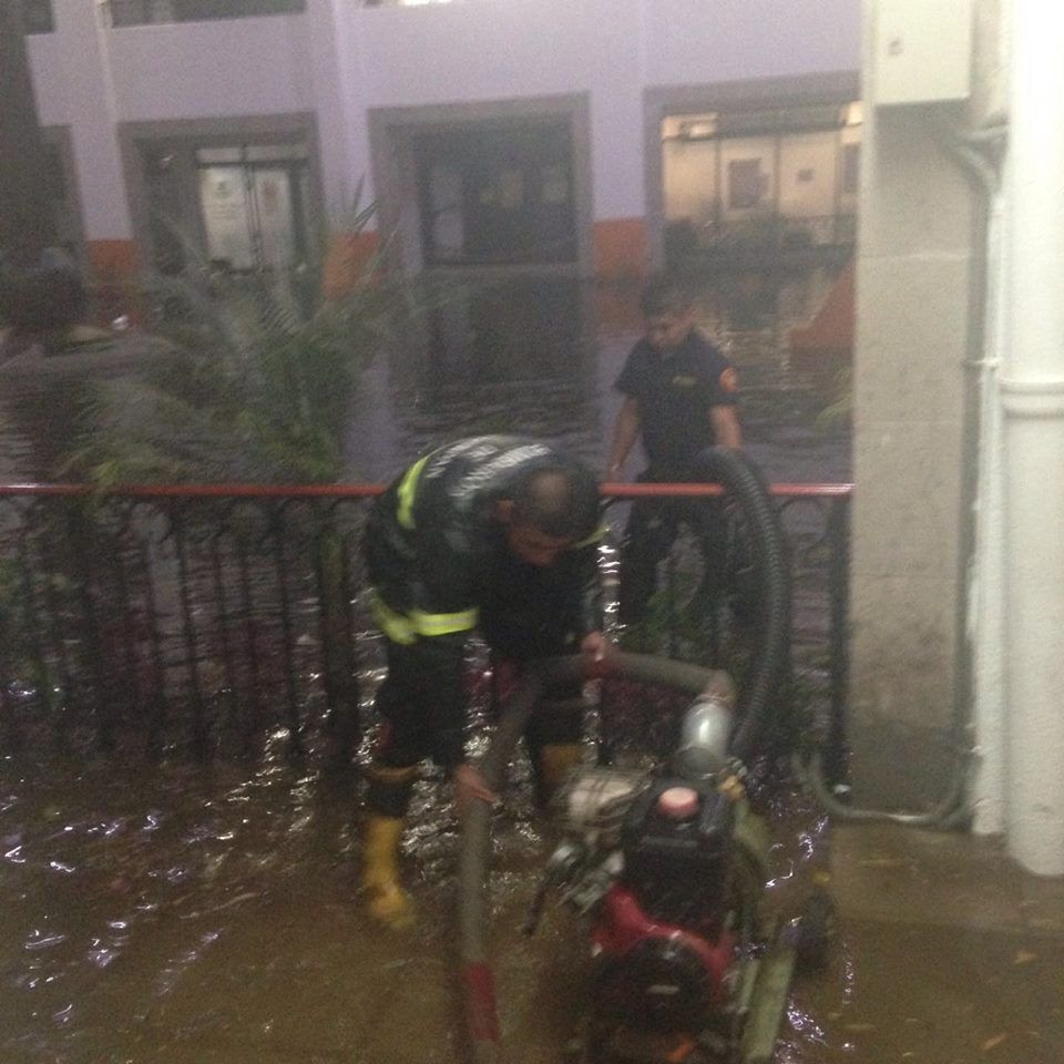 Tormenta eléctrica provoca daños en Atizapán - Atizapán-Tw