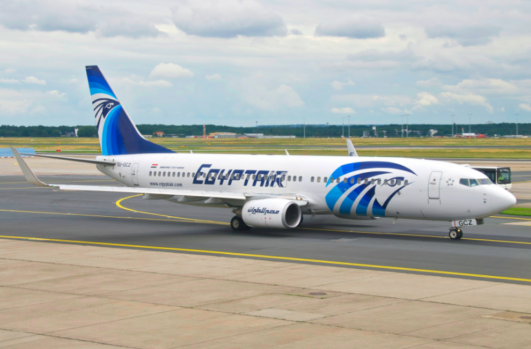 Encuentran restos del avión de EgyptAir