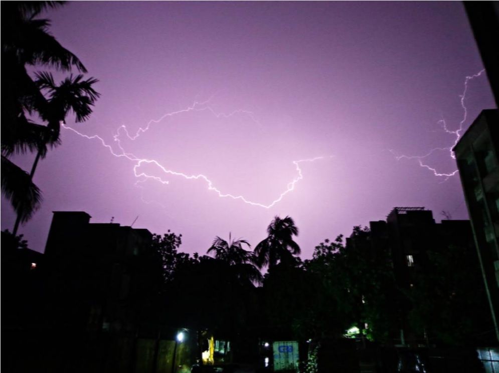 Al menos 64 muertos por impacto de relámpagos en Bangladesh