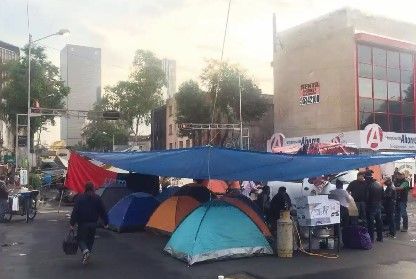 CNTE pasa día del maestro en plantón - CNTE-bucareli-S.-Servin