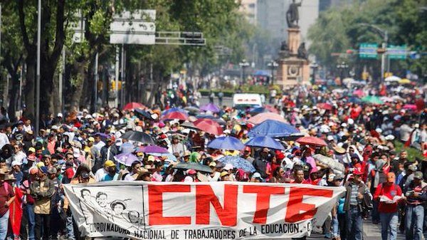 El gobierno no es culpable de Ayotzinapa, pero busca resolver el tema: EPN - CNTE