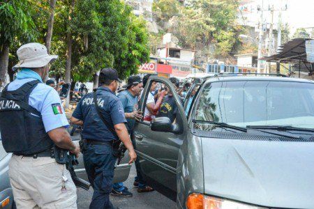 Atacan a balazos a dos en Acapulco Atacan a balazos a dos en Acapulco