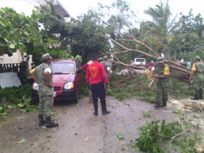 Fuerte tormenta azotó a Cancún - Cancún-El-financiero-