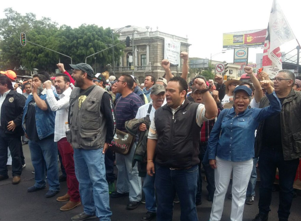 Maestros de la CNTE marchan en la Ciudad de México