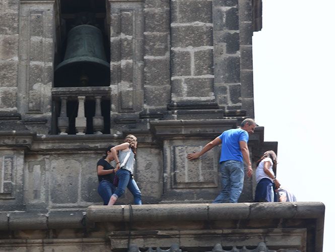 Hacen recorrido en la cornisa de la Catedral Metropolitana - Catedral-Metropolitana-cornisa-Héctor-López-Ramírez-Excelsior2