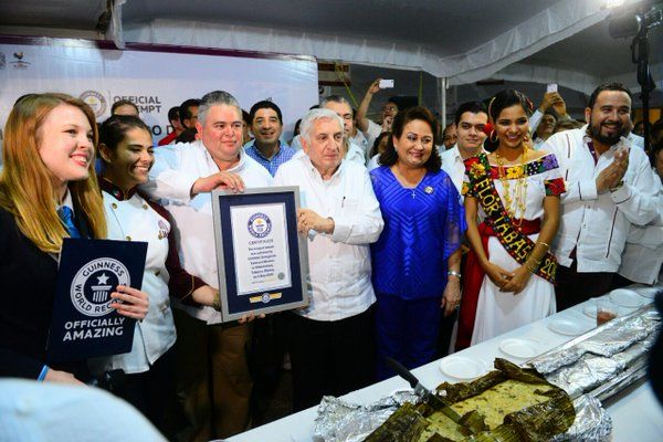 Preparan el tamal más grande del mundo en Tabasco - ChvjMBhVIAMawtR