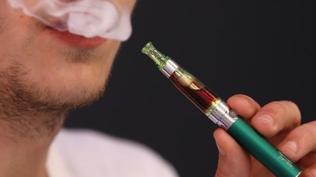 Cigarros electrónicos provocan intoxicación en niños pequeños