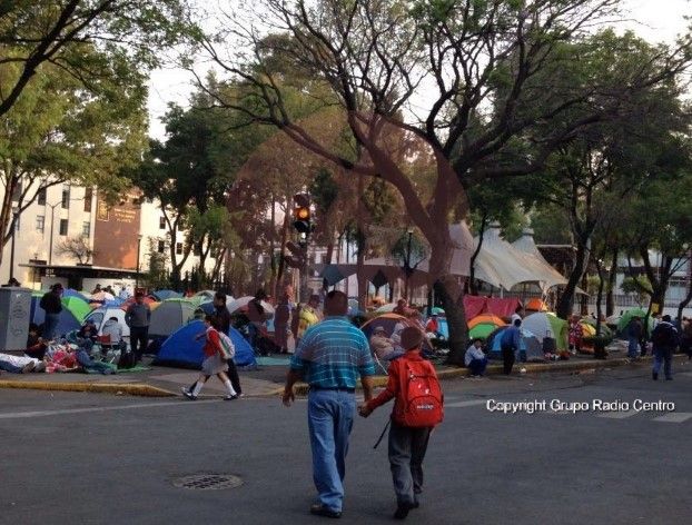 Liberan Puerta Santa Fe. CNTE se dirige hacia la Ciudadela