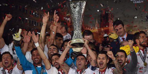 Sampaoli dirigiría al Sevilla - CixHW9tW0AElVEx