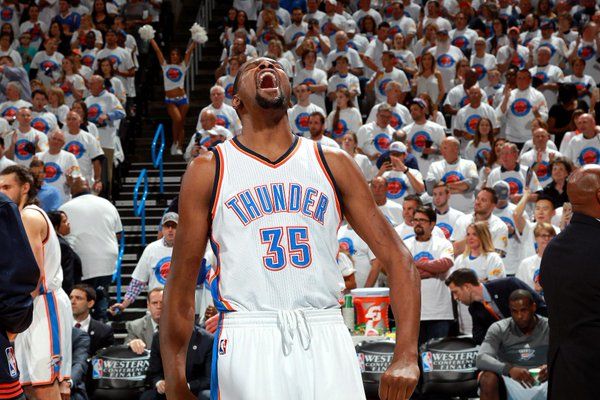 Oklahoma pone a Golden State contra las cuerdas