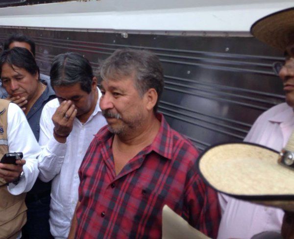 CNTE instala plantón en Bucareli - CjVe3HNVEAIpdOy