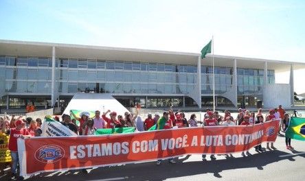 "No hay peor injusticia que condenar a un inocente": Dilma Rousseff - Dilma-Roussef-apoyo-O-Globo