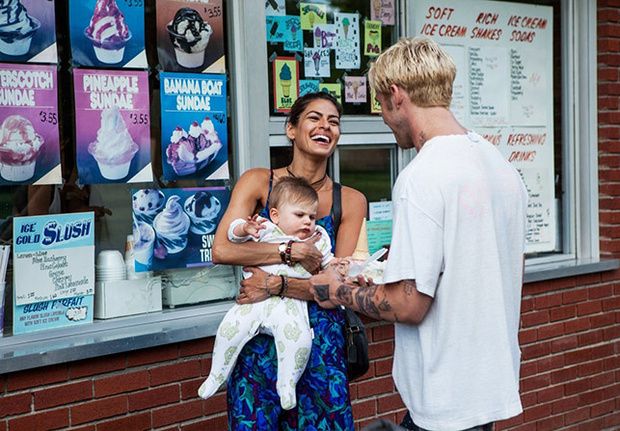 Eva Mendes y Ryan Gosling se convierten en padres por segunda ocasión - Eva-Ryan-Vogue-