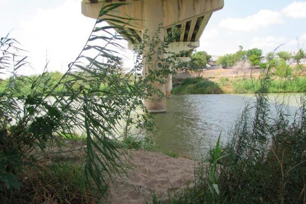 Rescatan a menor de dos años abandonado en frontera de México con Estados Unidos