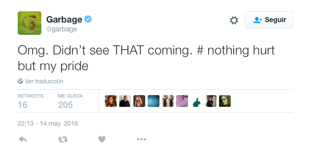 Video: vocalista de Garbage cae del escenario - Garbage-