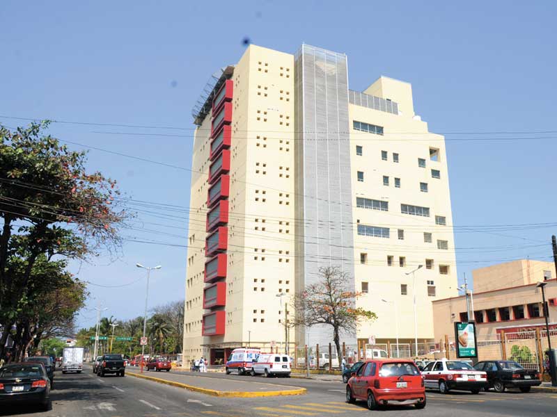 La torre pediátrica que lleva 6 años sin concluirse en Veracruz - Hospital-Veracruz-3