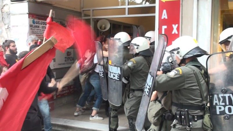 Inician huelga de 48 horas contra reforma a pensiones en Grecia - Huelga-grecia-ocupacion-Syriza-Chris_Avramidis